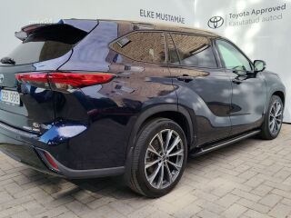 Toyota Highlander Premium 140кВ