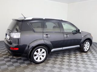 Mitsubishi Outlander Luxury 2.0 DI-D 103kW