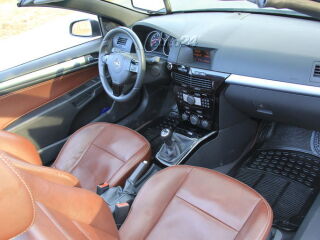 Opel Astra TwinTop COSMO Sportkakett 1.9 CDTI 110kW