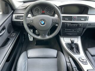 BMW 330 3.0 190kW