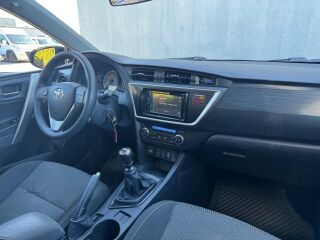 Toyota Auris 1.6 97kW