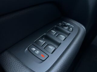 Volvo XC60 AWD Momentum Pro 2.0 B4 145kW