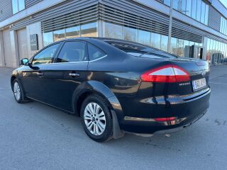 Ford Mondeo Long 2.0 R4 107kW
