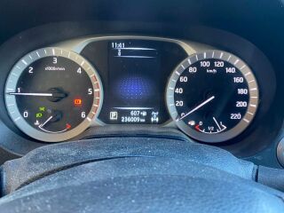 Nissan Navara Double Cab TEKNA 2.3 140кВ
