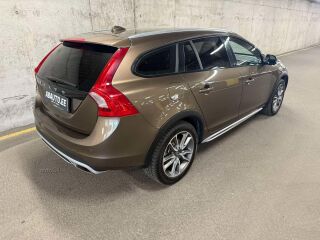 Volvo V60 Cross Country Summum 2.0 110kW