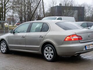 Skoda Superb Ambition 1.8 TSI 118kW