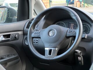 Volkswagen Touran 1.6 R4 TDI 77кВ