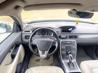 Volvo V70 Momentum 2015MY D5204T7 2.0 R5 100kW