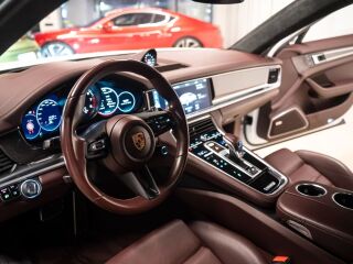 Porsche Panamera Turbo 4.0 V8 463кВ