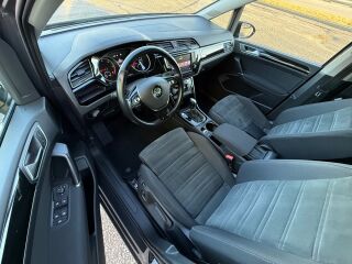Volkswagen Touran Highline Facelift 2.0 R4 TDI 140kW
