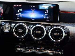 Mercedes-Benz A 200 AMG-Line 1.3 120kW