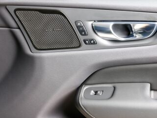 Volvo XC60 AWD ULTIMATE BLACK EDITION LUXURY 2.0 T8 Recharge Long Range Plug-In-Hybrid 335kW
