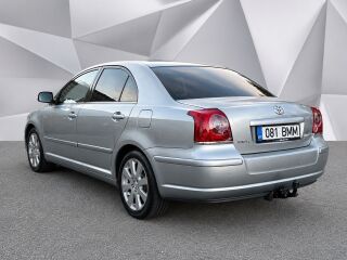 Toyota Avensis Linea Sol 2.4 120kW