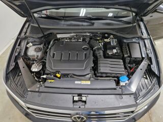 Volkswagen Passat Executive IQ LIGHT Maatriks 2.0 TDI 110kW