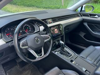 Volkswagen Passat R-Line 2.0 R4 140kW