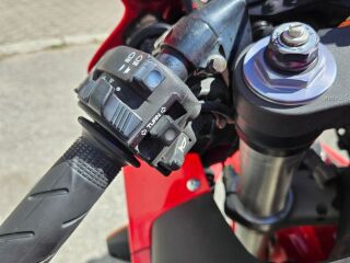 Honda CBR 900 RR FireBlade R4 111kW