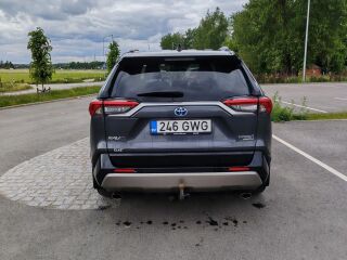 Toyota RAV4 2.5 131кВ