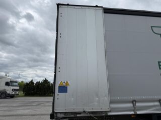 Schmitz Semitrailer Curtainsider Standard