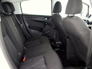 Peugeot 208 Elegance 1.2 60kW