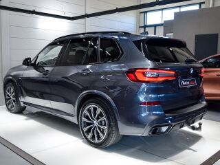 BMW X5 xDrive30d 3.0 210кВ
