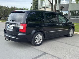 Lancia Voyager Platinum 2.8 120кВ