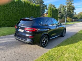 BMW X5 xDrive30d M-pakett 3.0 210кВ