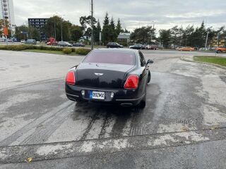 Bentley Continental Flying Spur Speed 6.0 V12 449кВ