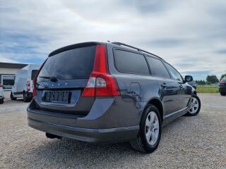 Volvo V70 MOMENTUM 2.4 R5 D5 136kW