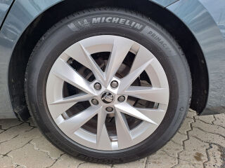 Skoda Octavia Elegance 1.5 96кВ