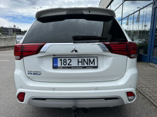 Mitsubishi Outlander PHEV Luxury 4WD 2.4 99kW