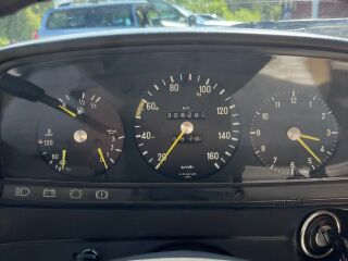 Mercedes-Benz 200 W123 2.0 44kW