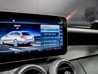 Mercedes-Benz C 220 2.0 143kW