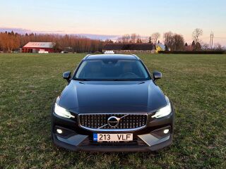 Volvo V60 Cross Country AWD Inscription B4 KERS 2.0 145kW