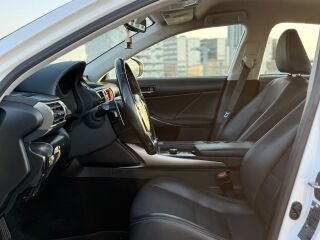 Lexus IS 300h 2.5 133kW