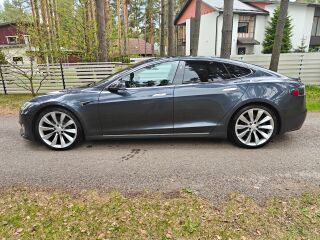 Tesla Model S 75D 386kw 158kW