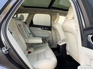 Volvo XC60 AWD Luxury Inscription FaceLift MY23 2.0 T8 Twin-Engine PLUG-IN-HYBRID LONG RANGE 335kW