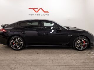 Porsche Panamera GTS 324kW