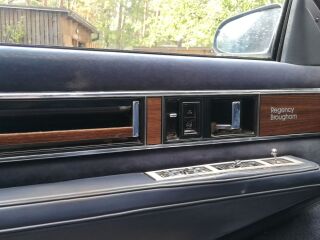 Oldsmobile Ninety-Eight 3.8 V6 105kW
