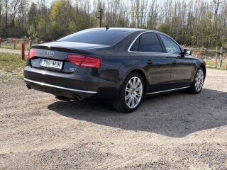 Audi A8 4.2 V8 FSI 273kW
