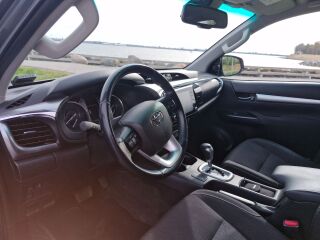 Toyota Hilux Legend 2.8 150кВ