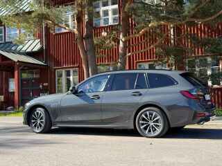 BMW 330 xDrive Sport Line Plug-in Hybrid 2.0 215kW