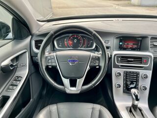 Volvo V60 Cross Country AWD Summum 2.4 D4 140кВ