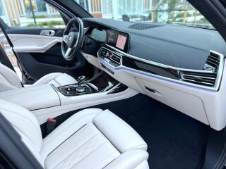 BMW X7 M-Sportpakett Individual 3.0 195kW