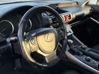 Lexus IS 300h 2.5 133kW