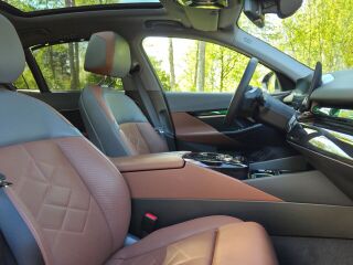 BMW i5 eDrive40 250кВ