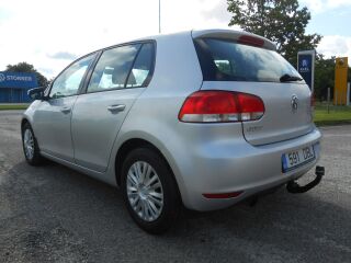 Volkswagen Golf Comfortline 1.6 77кВ