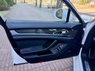 Porsche Panamera 4 GTS Facelift PDK Chrono 4.8 324kW