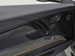 Aston Martin DBS V12 533kW