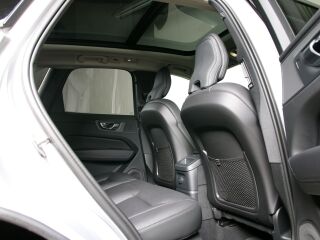 Volvo XC60 AWD PLUS BRIGHT INTELLI SAFE PRO MY25 2.0 T6 Recharge Long Range Plug In Hybrid 293kW