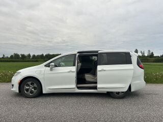 Chrysler Pacifica Limited 3.6 214kW